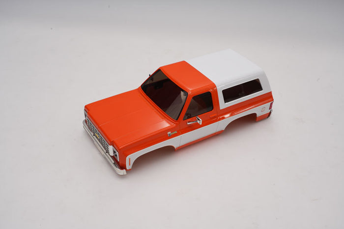 1:24 K5 BLAZER CAR BOBY ASSEMBLY PAINTED (WHITE / ORANGE)